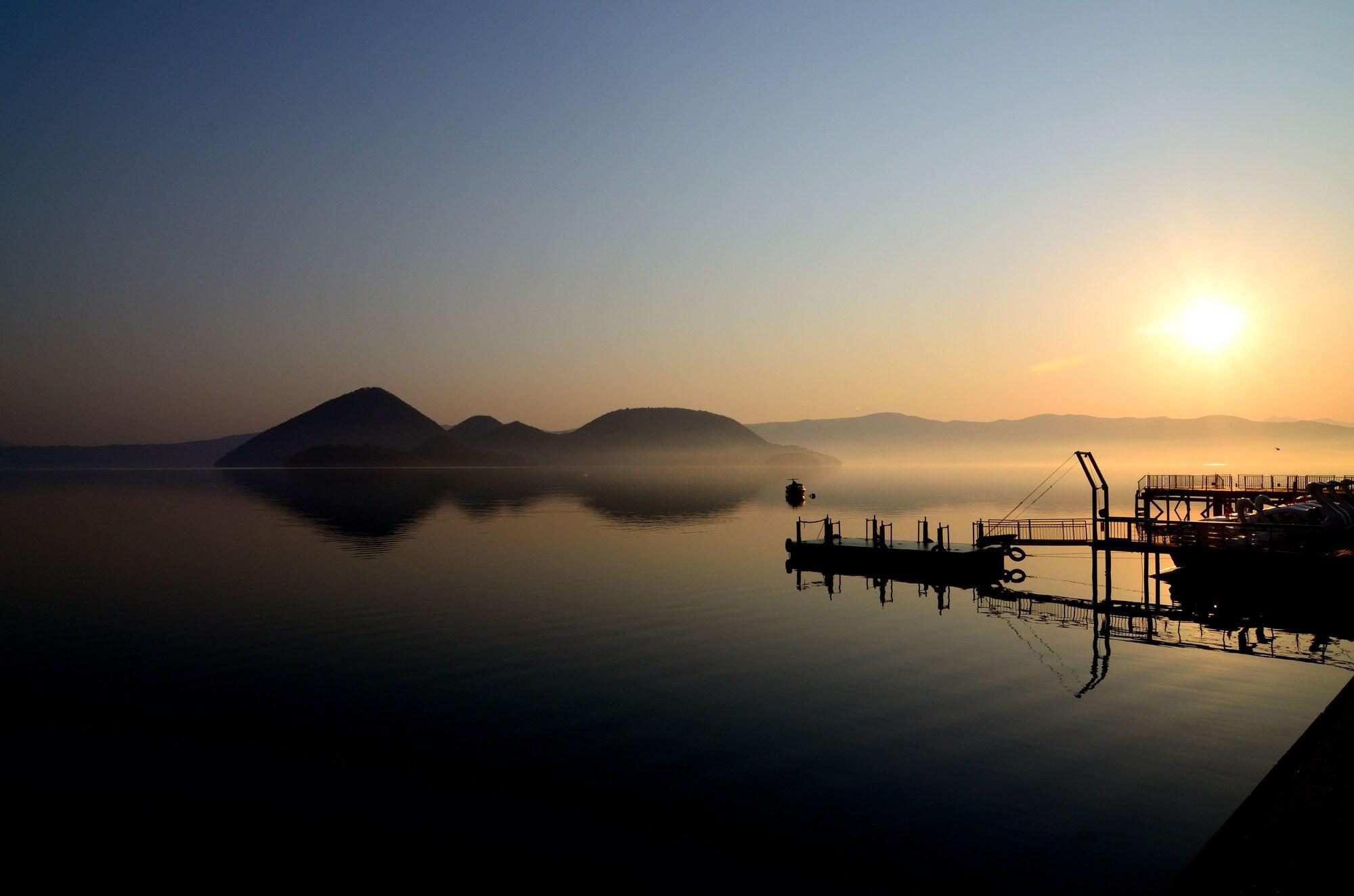 Toyako Manseikaku Hotel Lakeside Terrace Екстер'єр фото